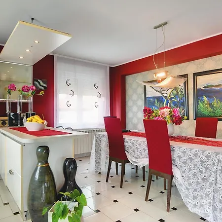 With A Swimming Pool - 22764 Apartment *