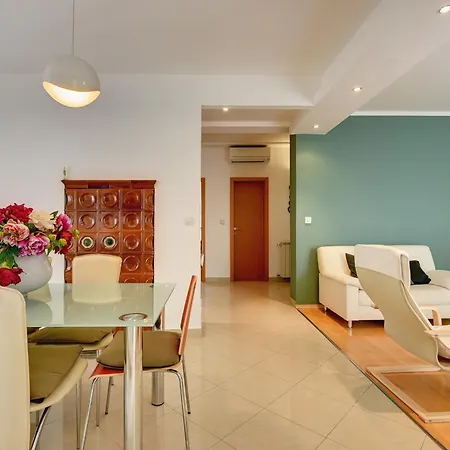 With A Swimming Pool - 22764