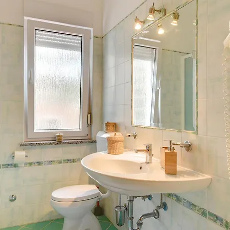 With A Swimming Pool - 22764 ميدولين